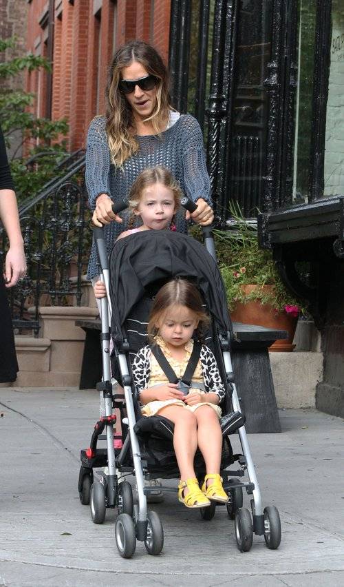 Sarah Jessica Parker i jej 3-letnie córeczki.