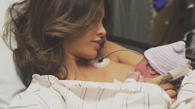 Sarah Stage miała cesarkę – nie rodziła naturalnie