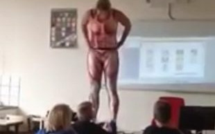 Nauczycielka rozebrała się przy klasie [VIDEO]