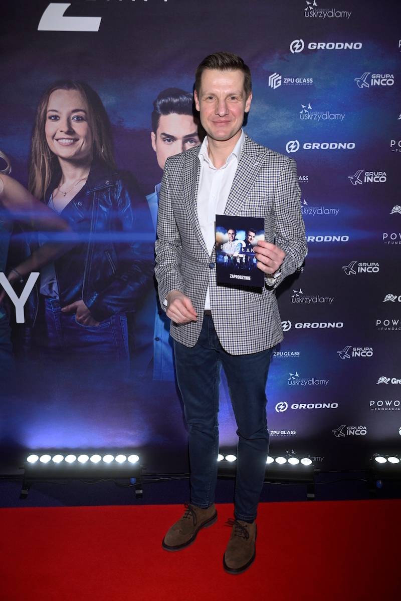 “Powołany 2”. Anna Popek wróciła po zwolnieniu z TVP, Hyży z narzeczonym w DRESACH, Modest Amaro….