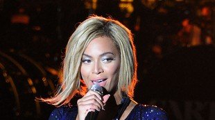 Kobieta przerażona na szczycie młyńskiego koła przez Beyonce