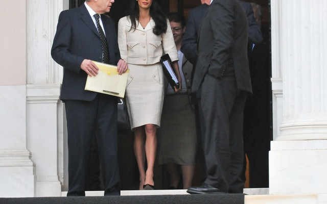 Amal Clooney (dawniej Alamuddin) zwiedza Ateny