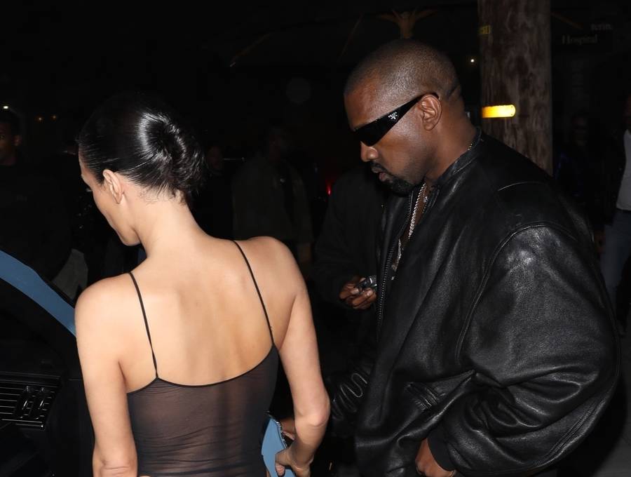 Kanye West i półnaga Bianca Censori mkną na imprezę. Znów cała niemal naga!