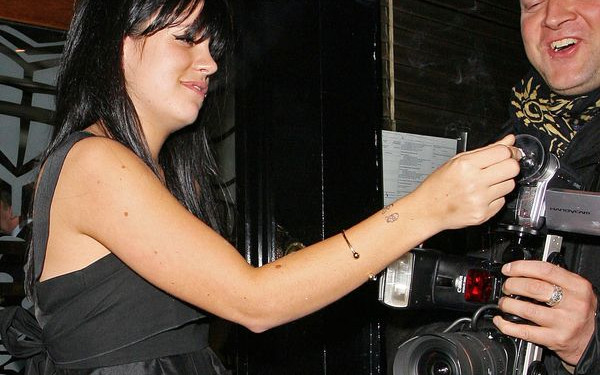 Jak upija się Lily Allen (FOTO)