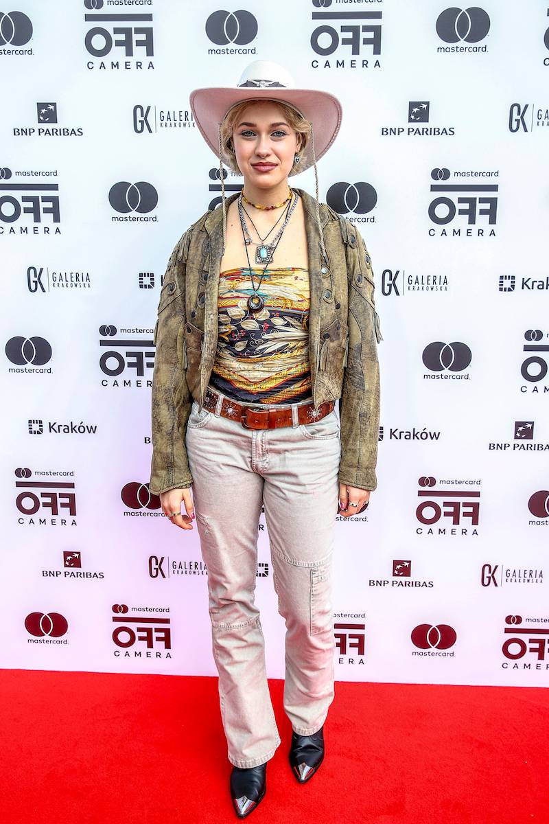 23-letnia Helena Englert znów zaskoczyła stylizacją. Pojawiła się na festiwalu OFF Camera