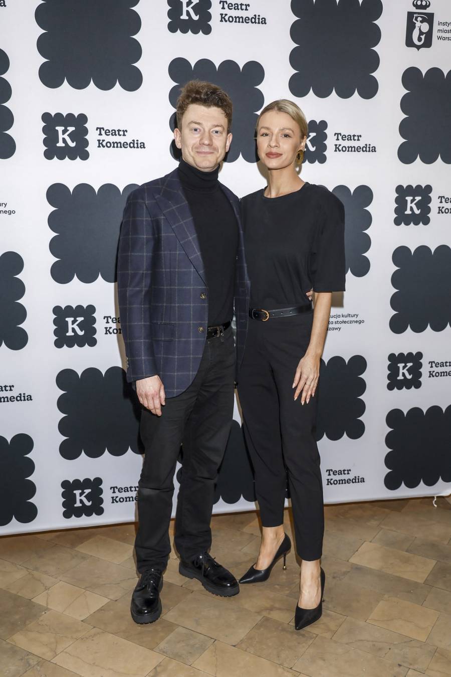 Gwiazdy na premierze spektaklu “Sen nocy letniej”! W soczystej czerwieni Grażyna Wolszczak, piękna Olga Bołądź (FOTO)