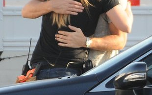 Ryan Gosling wylewnie wita się z dziewczyną (FOTO)