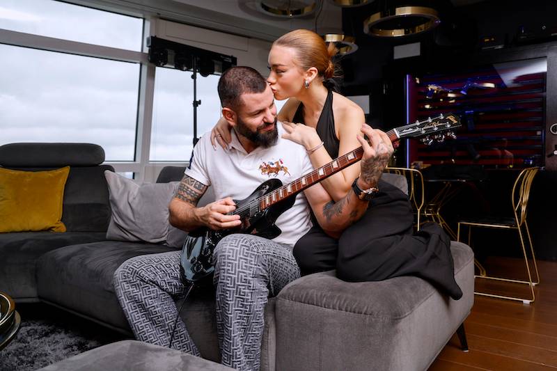 Wojtek Gola zaprosił kamery do swojego apartamentu przy Złotej 44 (ZDJĘCIA)