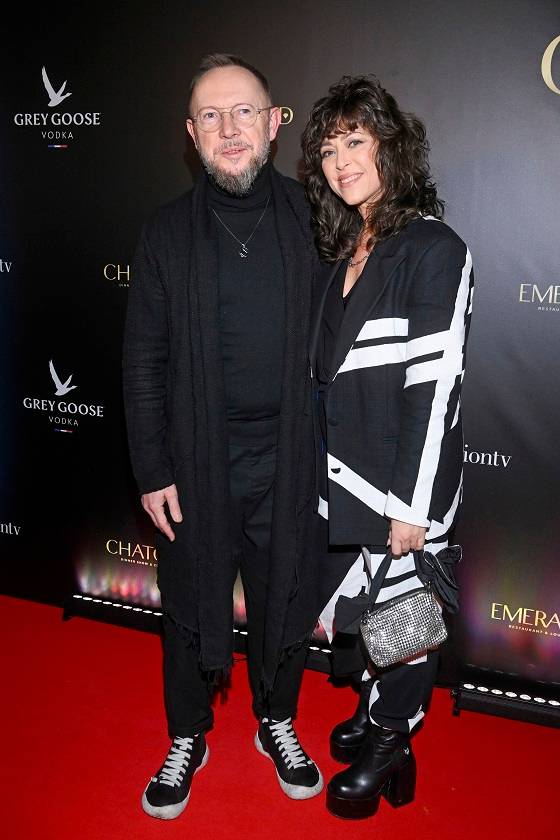 Gwiazdy wdzięczą się na otwarciu ekskluzywnego klubu. Magdalena Schejbal, Marta Krupa, Karolina Pisarek-Salla i Roger Salla,