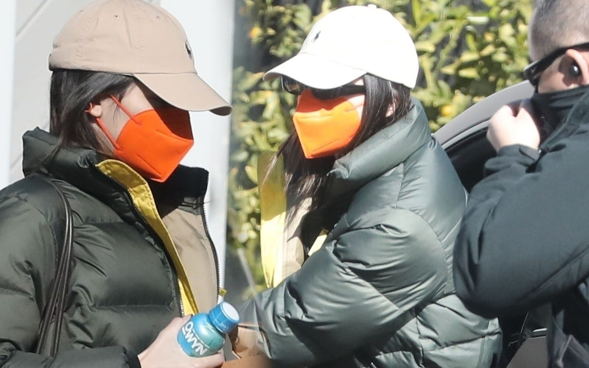 Kendall Jenner wyskoczyła z domu po lunch. Towarzyszył jej OCHRONIARZ