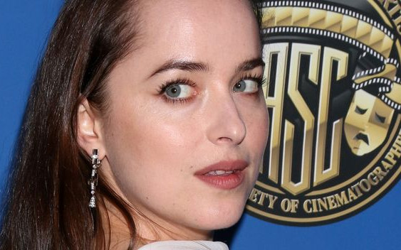 Wszyscy piszą o tym, że Dakota Johnson DUŻO PRZYTYŁA