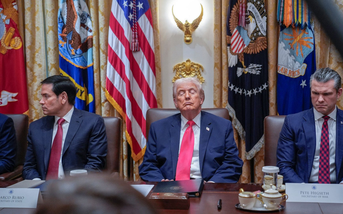 Niepokojące zdjęcia Trumpa obiegły świat. Niedawno zapewniał, że jest w świetnej formie