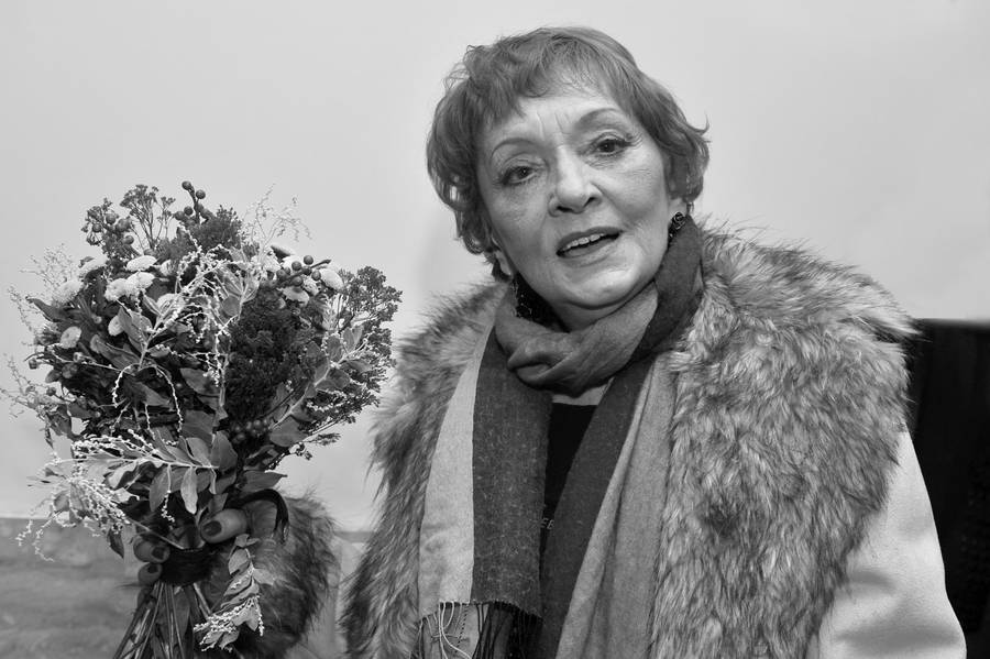 Pogrzeb Barbary Rylskiej. Aktorka spoczęła w rodzinnym grobie, Ewa Ziętek przemówiła na mszy (ZDJĘCIA)