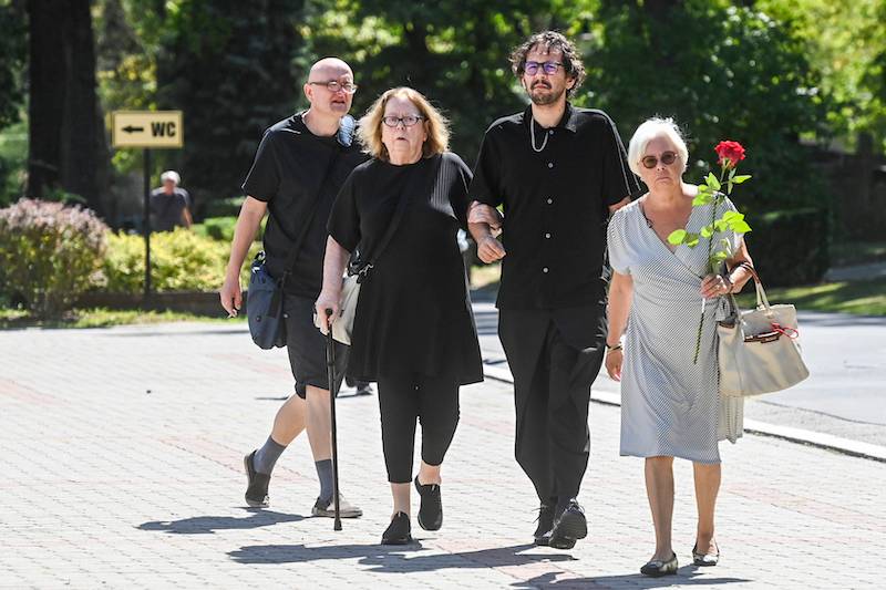 Tak wyglądał pogrzeb Tadeusza Woźniaka. Wiele gwiazd pożegnało polskiego muzyka