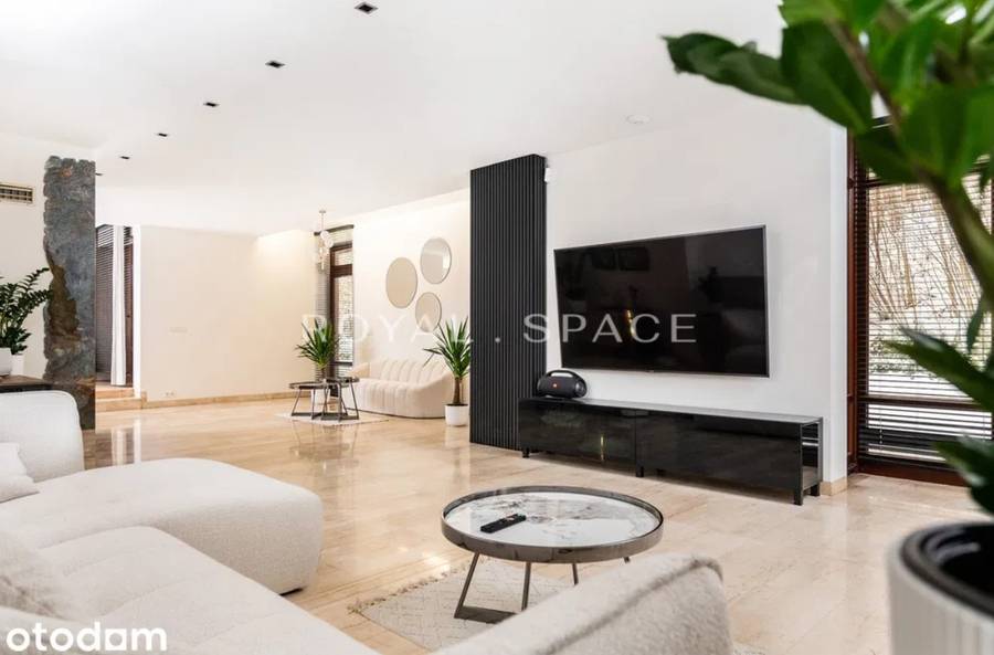 Dom Sylwii Peretti wystawiony na sprzedaż