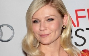 Kirsten Dunst w sukience w pomidory (FOTO)