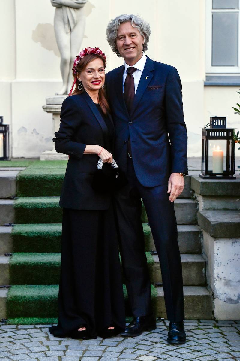 ZAMOŻNI celebryci pojawili się na kolacji charytatywnej. Lewandowska i Przetakiewicz doleciały helikopterem