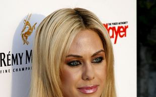 Docinają Shaunie Sand