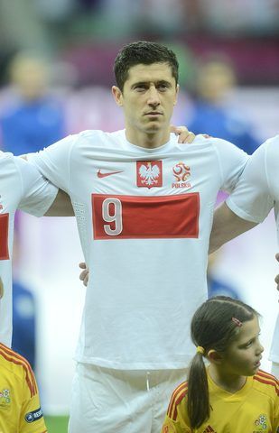 robert-lewandowski-g-R1