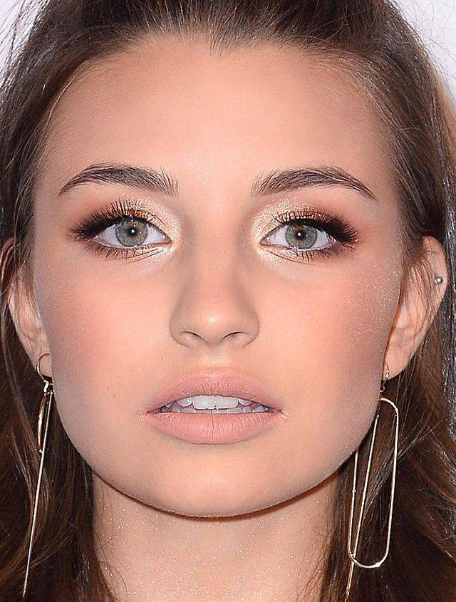 Julia Wieniawa na gali Glamour