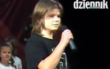 Najmłodszy Cugowski na scenie [VIDEO]