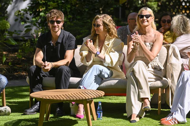 Plejada gwiazd na premierze „Rodzinki.pl”! Julia Wieniawa i Maciej Musiał w centrum uwagi… (FOTO)