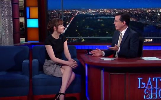 Dakota Johnson pije tequilę na wizji! (VIDEO)