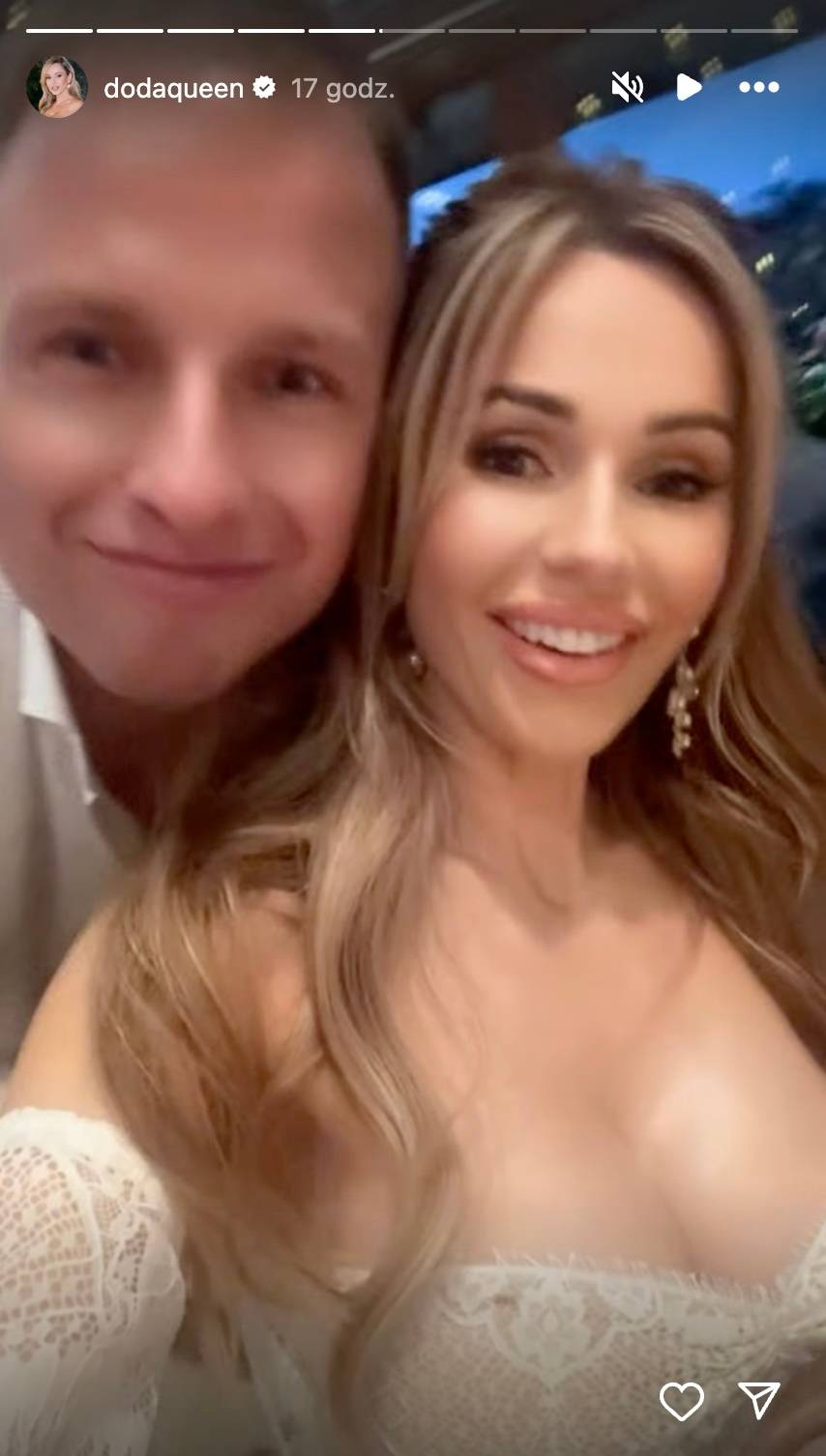 Doda na hucznych urodzinach biznesmena. Wyglądała jak panna młoda