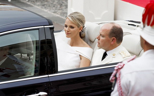 Książę Albert zdradził Charlene Wittstock przed ślubem?