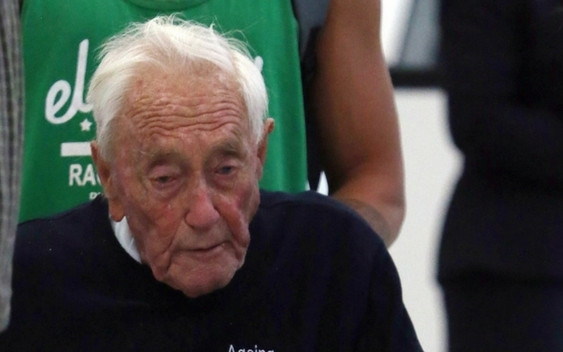 Ma 104 lat i chce popełnić samobójstwo: żałuję, że osiągnąłem ten wiek