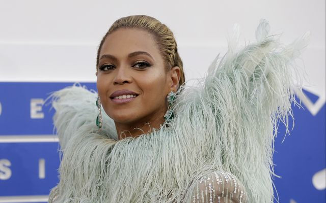 Wszyscy mówią, że występ Beyonce na MTV VMA MIAŻDŻY!