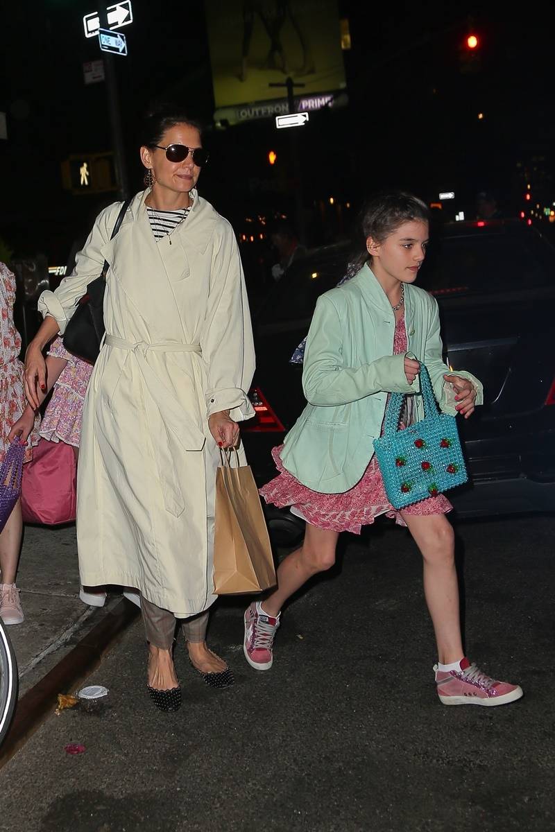 Katie Holmes z córką na urodzinowym obiedzie. Ale wyrosła!