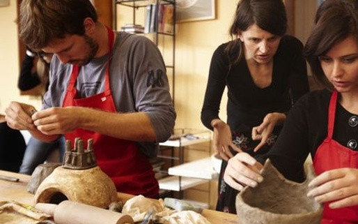 Kamińska, Herbuś i inni lepią gliniane kubki (FOTO)