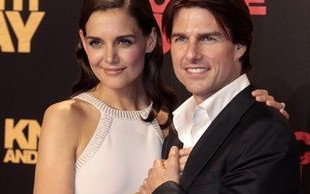 Impreza urodzinowa Toma Cruisa nad basenem