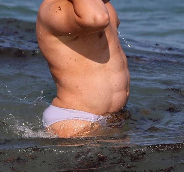 SZOK! Żywy Ken pokazał ciało w slipkach!