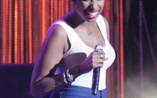 Kiedyś zrzuciła 30 kilogramów, teraz podkreśla krągłościFOTO