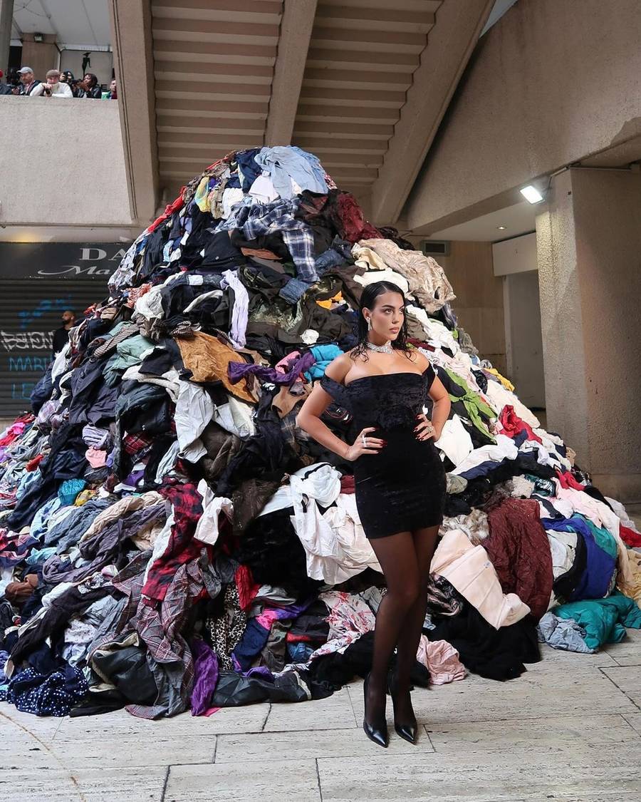 Georgina Rodriguez w niebezpiecznej mini odsłania kulisy Paris Fashion Week! (FOTO)