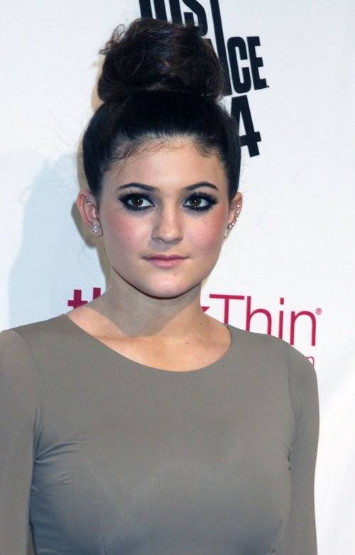 Kylie Jenner na wybiegu.