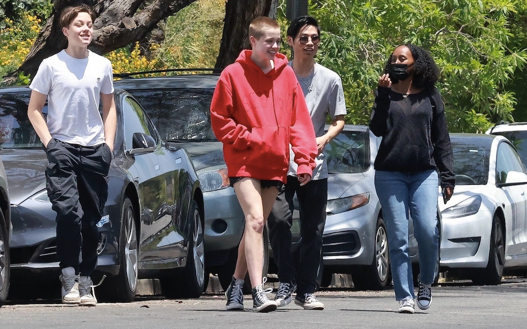 Córka Brada Pitta dissuje ojca. Rezygnuje z jego nazwiska