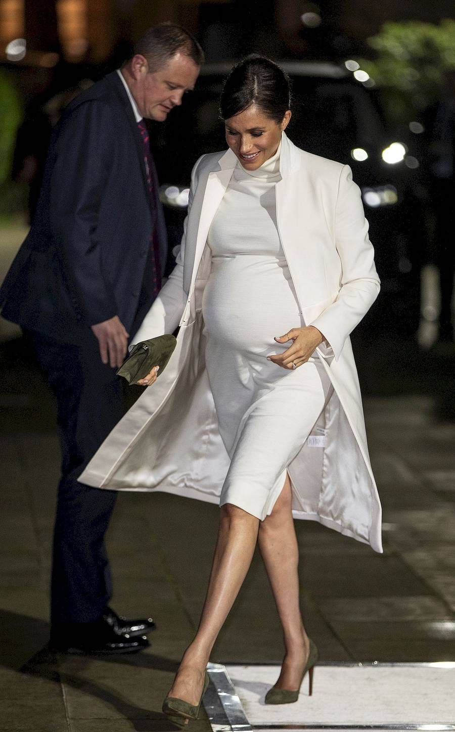 Księżna Meghan wygląda jakby miała zaraz URODZIĆ (ZDJĘCIA)