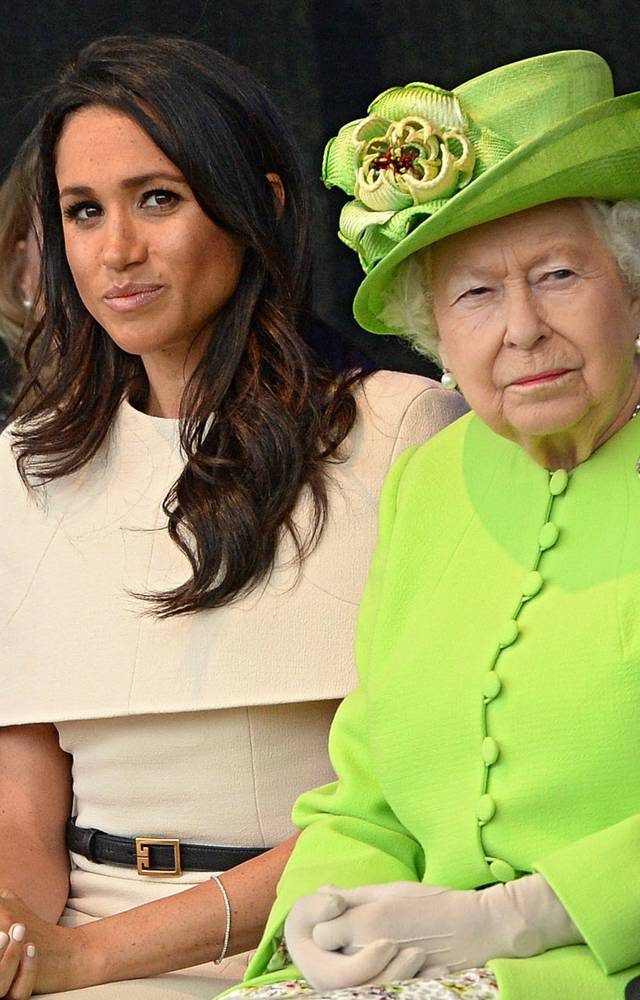 Pierwsze wystąpienie SOLO Meghan Merkle z królową Elżbietą!