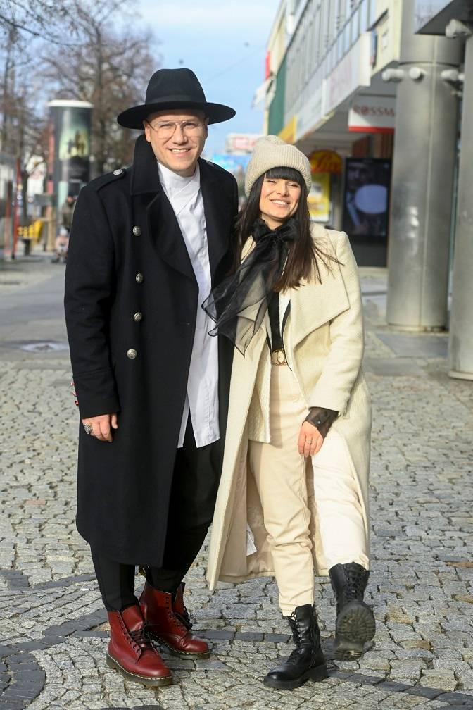 Gwiazdy żegnają stary rok w studiu TVN. Małgorzata Rozenek wyskoczyła w legginsach