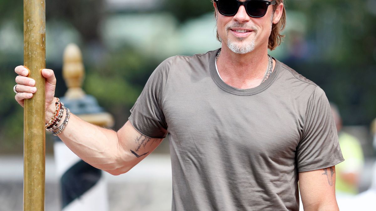Brad Pitt pojawił się na Festiwalu Filmowym w Wenecji. Uwagę fanów skupił nowy tatuaż na ciele aktora. Fot.Forum/Reuters