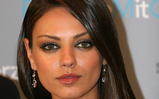 Mila Kunis w słodkim różu (FOTO)