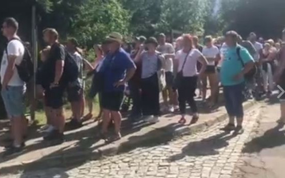 UMĘCZONE konie wożą turystów na Morskie Oko