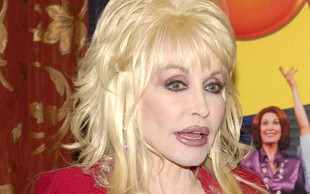 Dolly Parton tryska energią (FOTO)