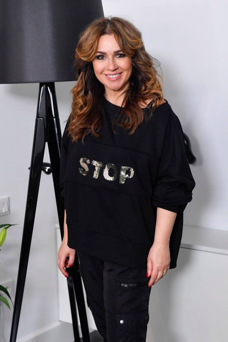 Pokaz nowej kolekcji Doroty Goldpoint: Beata Tadla w zaskakującej fryzurze, Olga Bończyk, Ewa Pacuła