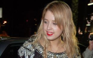 Peaches Geldof pokazała brzuszek w obcisłej sukience (FOTO)