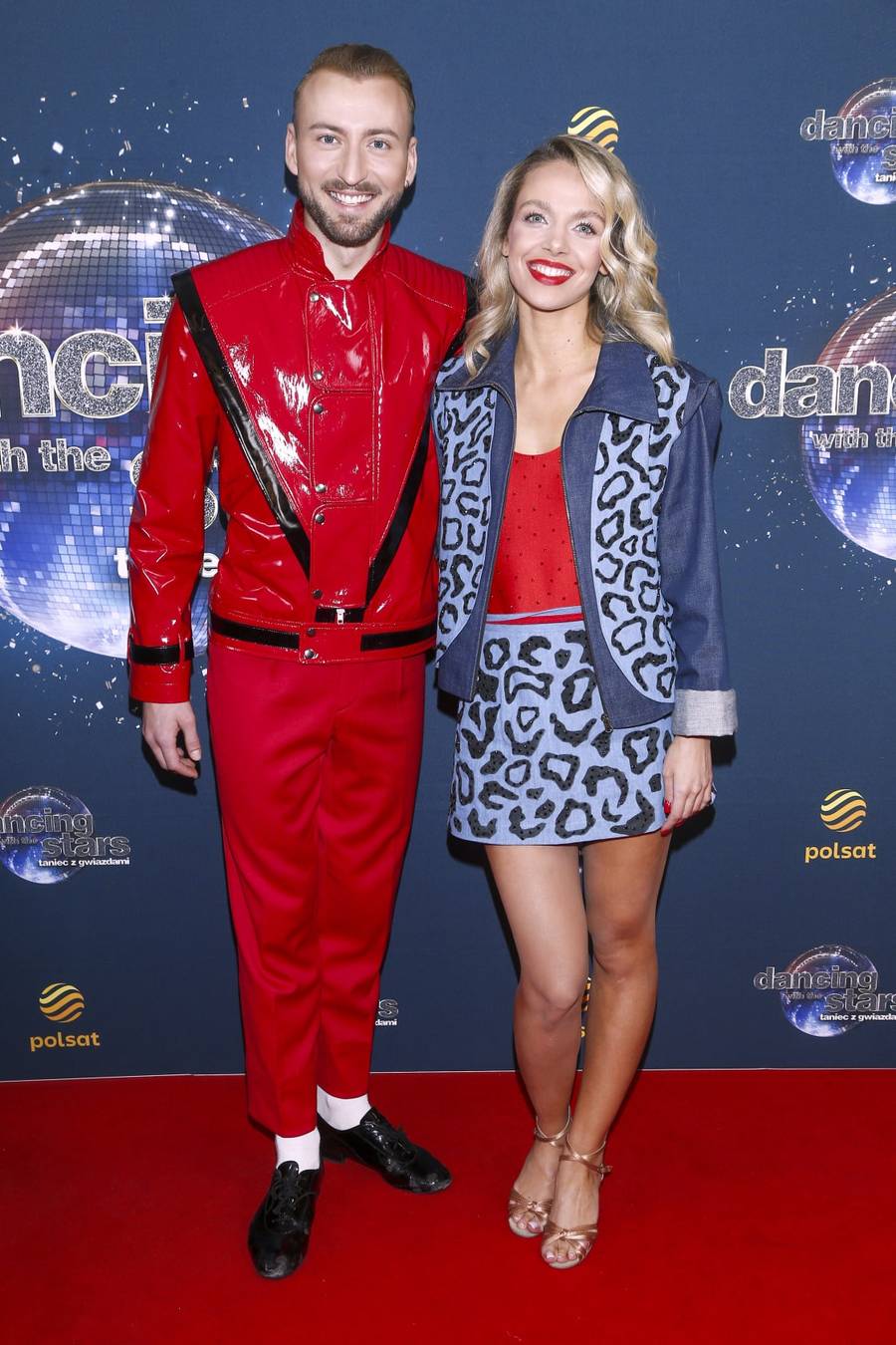 Wyjątkowy odcinek “Tańca z Gwiazdami”! Zakochani Alek Baron i Sandra Kubicka, oszałamiająca Magdalena Różczka (FOTO)