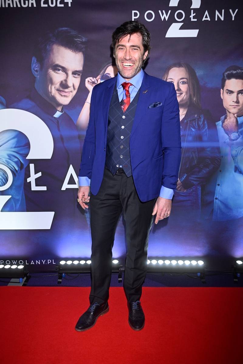 “Powołany 2”. Anna Popek wróciła po zwolnieniu z TVP, Hyży z narzeczonym w DRESACH, Modest Amaro….